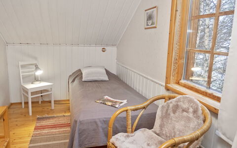 Varsta: Flooring, Fussboden, Wand, Möbel, Holz, Interior Design, Schlafzimmer, Holzboden, Bett, Zimmer