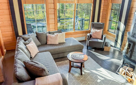 Mäntyrinne: Holz, Möbel, Flooring, Interior Design, Couch, Fussboden, Wohnzimmer, Zuhause, Holzboden