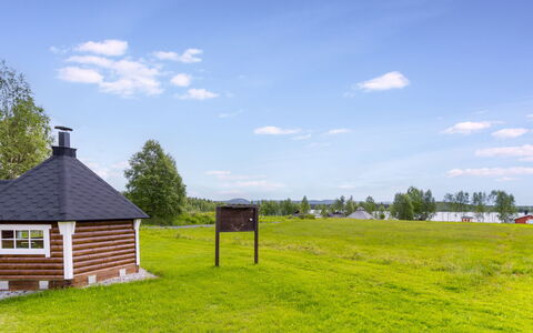 Ruka-Kitkan Kuukkeli: Gras, Einfach, Wiese, Grundstueck, Landschaft, Dach, Hütte, Ländliches Gebiet, Wiese, Rasen