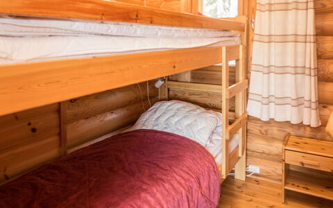 Ruka-Kitkan Käki: Holz, Etagenbett, Holzbeize, Hartholz, Zuhause, Blockhaus, Planke, Schlafzimmer, Hütte, Bett