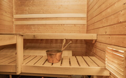 Viipusjärvi 12: Holz, Flooring, Sauna, Fussboden, Decke, Holzbeize, Hartholz, Planke, Sperrholz, Holzboden