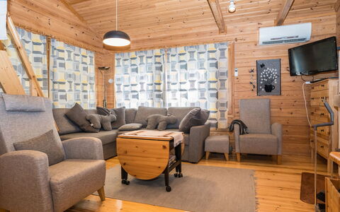 Piilola Nr 2: Holz, Zuhause, Möbel, Fussboden, Interior Design, Decke, Zimmer, Wohnzimmer, Hütte, Blockhaus