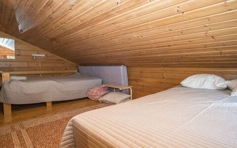 Piilola Nr 2: Möbel, Fussboden, Interior Design, Flooring, Holz, Decke, Schlafzimmer, Bett, Holzboden, Zimmer