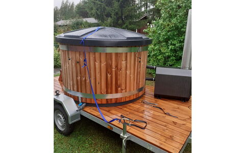 Kannelpirtti 1: Bett, Möbel, Schlafzimmer, Interior Design, Bedding, Bettdecke, Flooring, Holz, Fussboden, Zimmer