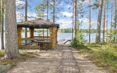 Korpilahti: Gras, Haus, Hütte, Grundstueck, Zuhause, Estate, Rasen, Abstellgleis, Bauernhaus, Veranda