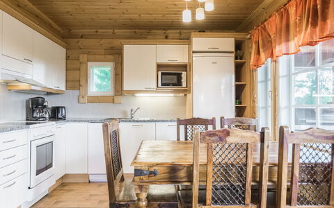 Liisakallela: Gras, Haus, Hütte, Grundstueck, Zuhause, Estate, Rasen, Abstellgleis, Bauernhaus, Veranda