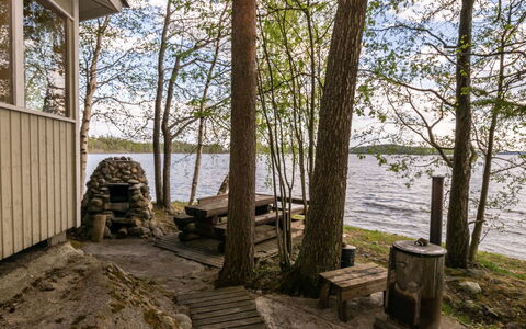 Mäntyrinne: Holz, Hütte, Blockhaus, Wald, Schuppen, Gartenbauten, Lärche, Wald, Holzbeize