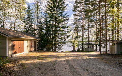 Mäntyrinne: Holz, Hütte, Blockhaus, Wald, Schuppen, Gartenbauten, Lärche, Wald, Holzbeize