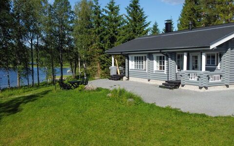 Iltarusko: Hütte, Zuhause, Abstellgleis, Estate, Lärche, Bauernhaus, Gartenbauten, Garten, Veranda
