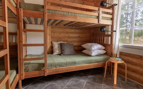 Iltarusko: Etagenbett, Möbel, Bett, Holz, Schlafzimmer, Flooring, Fussboden, Interior Design, Decke, Wohnheim