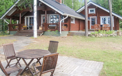Honkaranta: Bett, Möbel, Schlafzimmer, Interior Design, Bedding, Bettdecke, Flooring, Holz, Fussboden, Zimmer