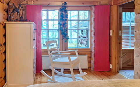 Honkaranta: Bett, Möbel, Schlafzimmer, Interior Design, Bedding, Bettdecke, Flooring, Holz, Fussboden, Zimmer