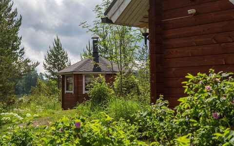 Ranta-Lemettilä: Strauch, Hütte, Pflanzengemeinschaft, Dach, Grundstueck, Garten, Ground, Frühling, Gartenbauten, Landscaping