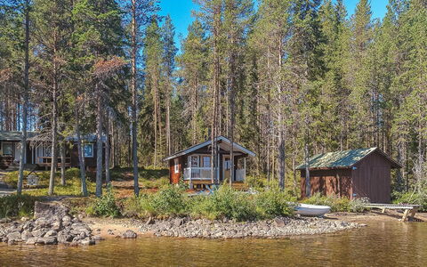Ylikitkajärvi, Kesäkumpu: Holz, Hütte, Blockhaus, Wald, Schuppen, Gartenbauten, Lärche, Wald, Holzbeize