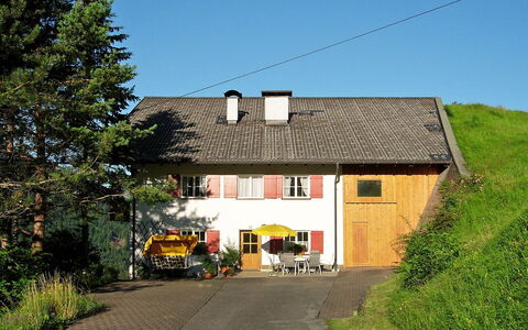 Elsa: Eigentum, Haus, Zuhause, Hütte, Dach, Gebäude, Grundeigentum, Ländliches Gebiet, Wohngebiet, Estate