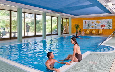 Ossiach 200: Wasser, Schwimmbad, Blau, Azurblau, Freizeit, Erholung, Spass, Verbundwerkstoff, Gebäude