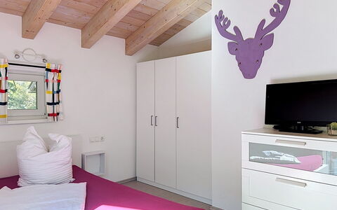 Am Arlberg: Möbel, Interior Design, Schlafzimmer, Decke, Fussboden, Textil, Zimmer, Flooring, Zuhause, Bett