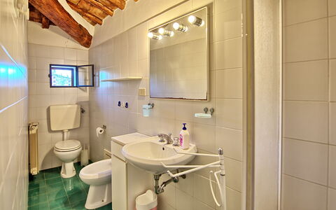 Tenuta: Badezimmer, Zimmer, Eigentum, Interior Design, Gebäude, Grundeigentum, Haus, Sinken, Die Architektur, Möbel