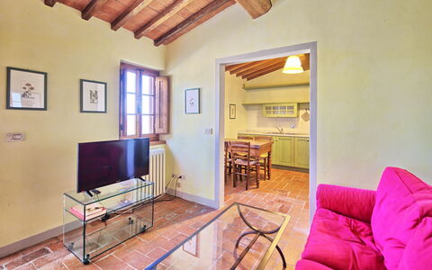 Tenuta: Zimmer, Eigentum, Möbel, Gebäude, Haus, Interior Design, Decke, Grundeigentum, Fussboden, Wohnzimmer