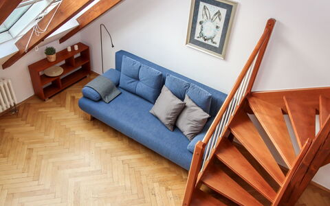 O21: Möbel, Couch, Bilderrahmen, Eigentum, Komfort, Holz, Rechteck, Interior Design, Studio Couch, Wohnzimmer