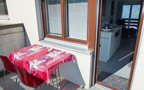 Emmetten 400: Eigentum, Zimmer, Rot, Haus, Möbel, Grundeigentum, Gebäude, Tabelle, Interior Design, Die Architektur