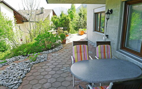 Emmetten 400: Eigentum, Zimmer, Gebäude, Haus, Grundeigentum, Garten, Terrasse, Veranda, Möbel, Interior Design