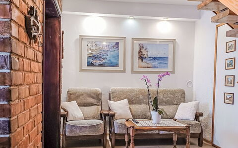 Bursztynowa: Möbel, Interior Design, Wand, Flooring, Fussboden, Couch, Holz, Zimmer, Wohnzimmer, Decke