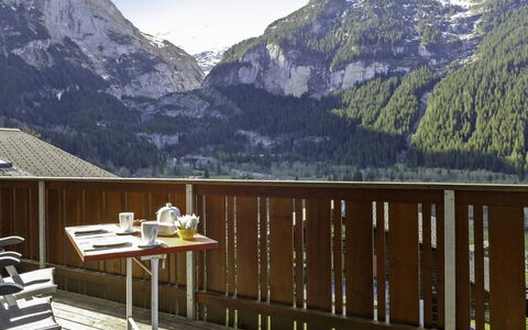 Chalet Ahornen: Berg, Himmel, Wolke, Tabelle, Möbel, Natürliche Landschaft, Pflanze, Gebäude, Natur, Holz