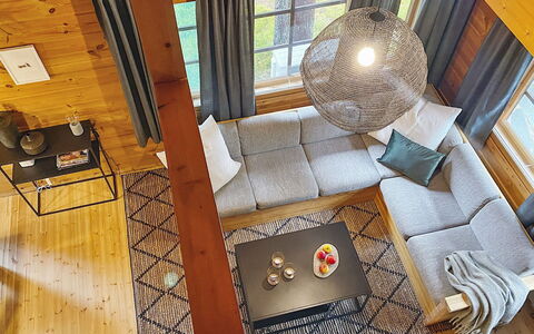 Uolevintie 39B: Holz, Interior Design, Flooring, Möbel, Fussboden, Wohnzimmer, Couch, Zimmer, Holzbeize, Holzboden