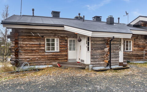 Revonaapa B13: Holz, Dach, Hütte, Zuhause, Abstellgleis, Blockhaus, Schuppen, Daylighting, Winter, Holz