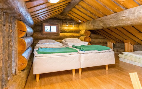 Kelokieppi: Holz, Schlafzimmer, Decke, Fussboden, Flooring, Bett, Holzbeize, Bedding, Hartholz, Blockhaus