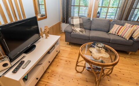 Kelokivakka E23: Möbel, Flooring, Interior Design, Holz, Fussboden, Couch, Wohnzimmer, Zimmer, Wohnung, Holzboden