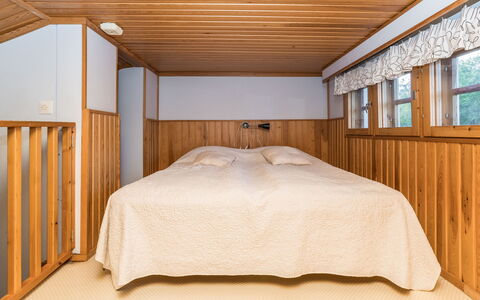 Kelokivakka E23: Holz, Flooring, Interior Design, Fussboden, Decke, Schlafzimmer, Beleuchtung, Bett, Zimmer, Möbel