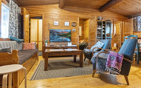 Kesäranta 2: Möbel, Holz, Interior Design, Decke, Zuhause, Couch, Wohnzimmer, Haus, Hütte, Fussboden