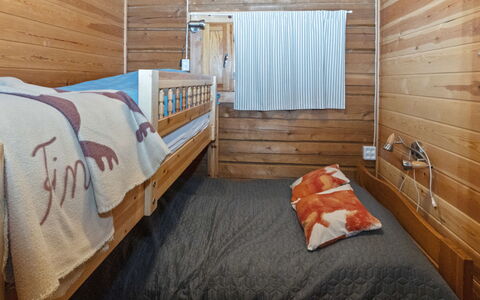 Kesäranta 2: Holz, Fussboden, Flooring, Decke, Schlafzimmer, Interior Design, Bett, Zimmer, Holzbeize, Holzboden
