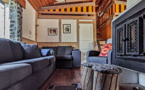 Salakolo 2: Flooring, Holz, Möbel, Interior Design, Fussboden, Decke, Couch, Wohnzimmer, Zimmer, Beleuchtung