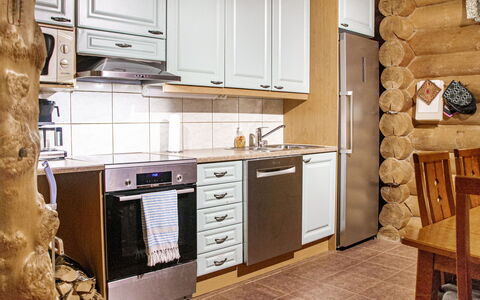 Kilpis-Arkki: Küche, Holz, Countertop, Major Appliance, Interior Design, Flooring, Cabinetry, Möbel, Küchengerät, Fussboden