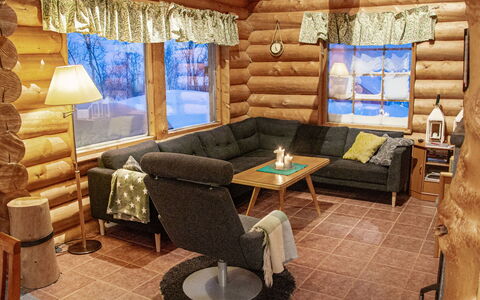 Kilpis-Arkki: Möbel, Interior Design, Flooring, Holz, Fussboden, Couch, Wohnzimmer, Decke, Beleuchtung, Zimmer