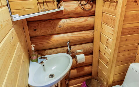 Kiepinkulma a: Holz, Hütte, Blockhaus, Wald, Schuppen, Gartenbauten, Lärche, Wald, Holzbeize