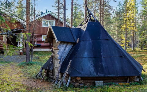 Kiepinkulma a: Holz, Hütte, Blockhaus, Wald, Schuppen, Gartenbauten, Lärche, Wald, Holzbeize