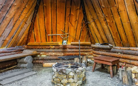Kiepinkulma a: Holz, Hütte, Blockhaus, Wald, Schuppen, Gartenbauten, Lärche, Wald, Holzbeize