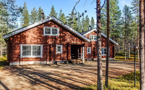Kiepinkulma a: Holz, Hütte, Blockhaus, Wald, Schuppen, Gartenbauten, Lärche, Wald, Holzbeize