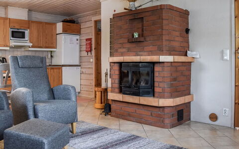 Ahonlaita: Möbel, Holz, Flooring, Interior Design, Zimmer, Fussboden, Wohnzimmer, Hartholz, Holzbeize, Stuhl