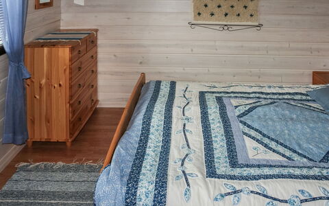 Ahonlaita: Holz, Schlafzimmer, Flooring, Fussboden, Linens, Bettdecke, Textil, Bedding, Möbel, Bett
