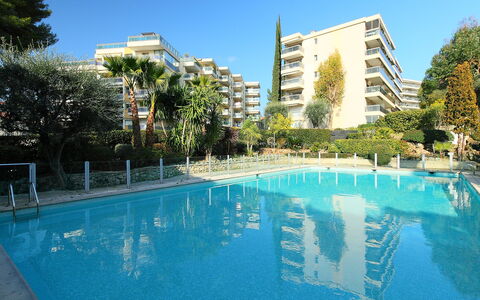 Le Floriana: Möbel, Stuhl, Tabelle, Gartenmöbel, Tisch Im Freien, Veranda, Küche & Esszimmer Tisch, Balkon, Deck, Schatten