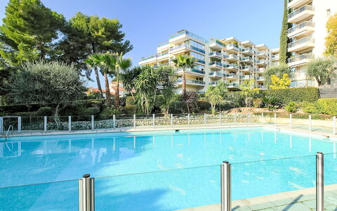 Le Floriana: Möbel, Stuhl, Tabelle, Gartenmöbel, Tisch Im Freien, Veranda, Küche & Esszimmer Tisch, Balkon, Deck, Schatten
