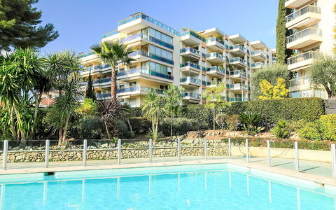Le Floriana: Möbel, Stuhl, Tabelle, Gartenmöbel, Tisch Im Freien, Veranda, Küche & Esszimmer Tisch, Balkon, Deck, Schatten