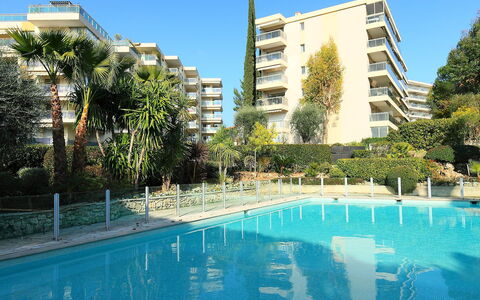 Le Floriana: Möbel, Stuhl, Tabelle, Gartenmöbel, Tisch Im Freien, Veranda, Küche & Esszimmer Tisch, Balkon, Deck, Schatten