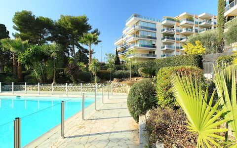 Le Floriana: Möbel, Stuhl, Tabelle, Gartenmöbel, Tisch Im Freien, Veranda, Küche & Esszimmer Tisch, Balkon, Deck, Schatten