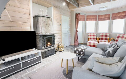 Rukan Taikavuosselin Helmi 8 a: Holz, Interior Design, Zuhause, Möbel, Zimmer, Wohnzimmer, Haushaltsgerät, Decke, Blockhaus